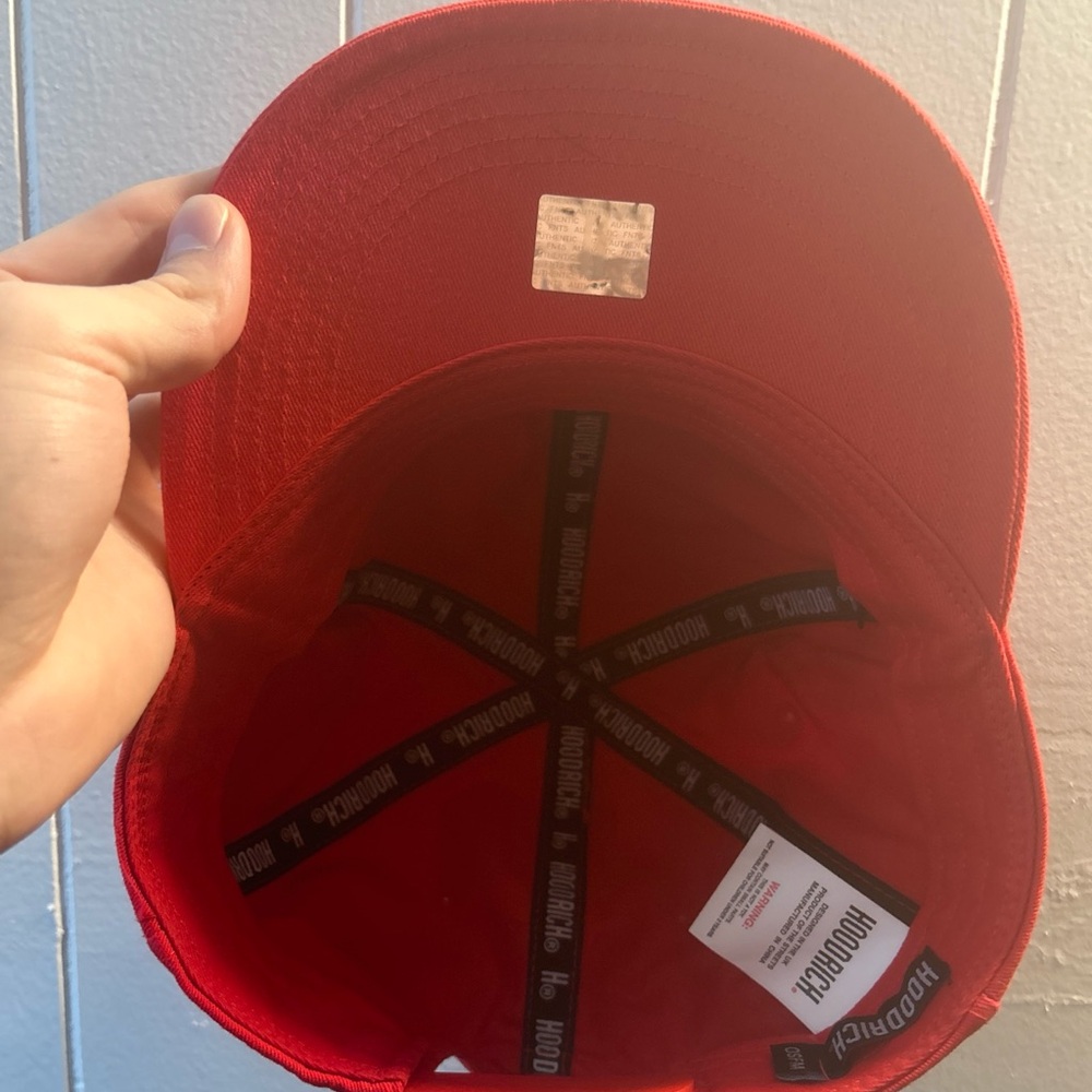 Red Cap - Picture 3 of 3